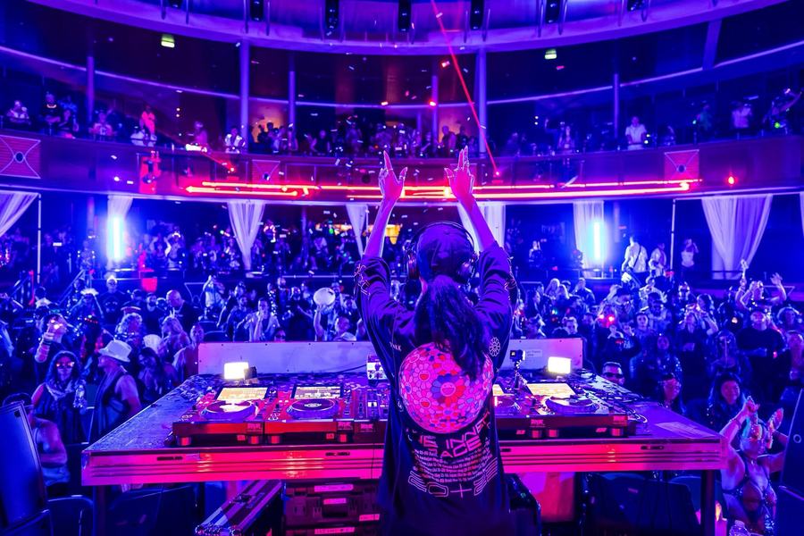 Groove Cruise · 2026 — Harmonic Production